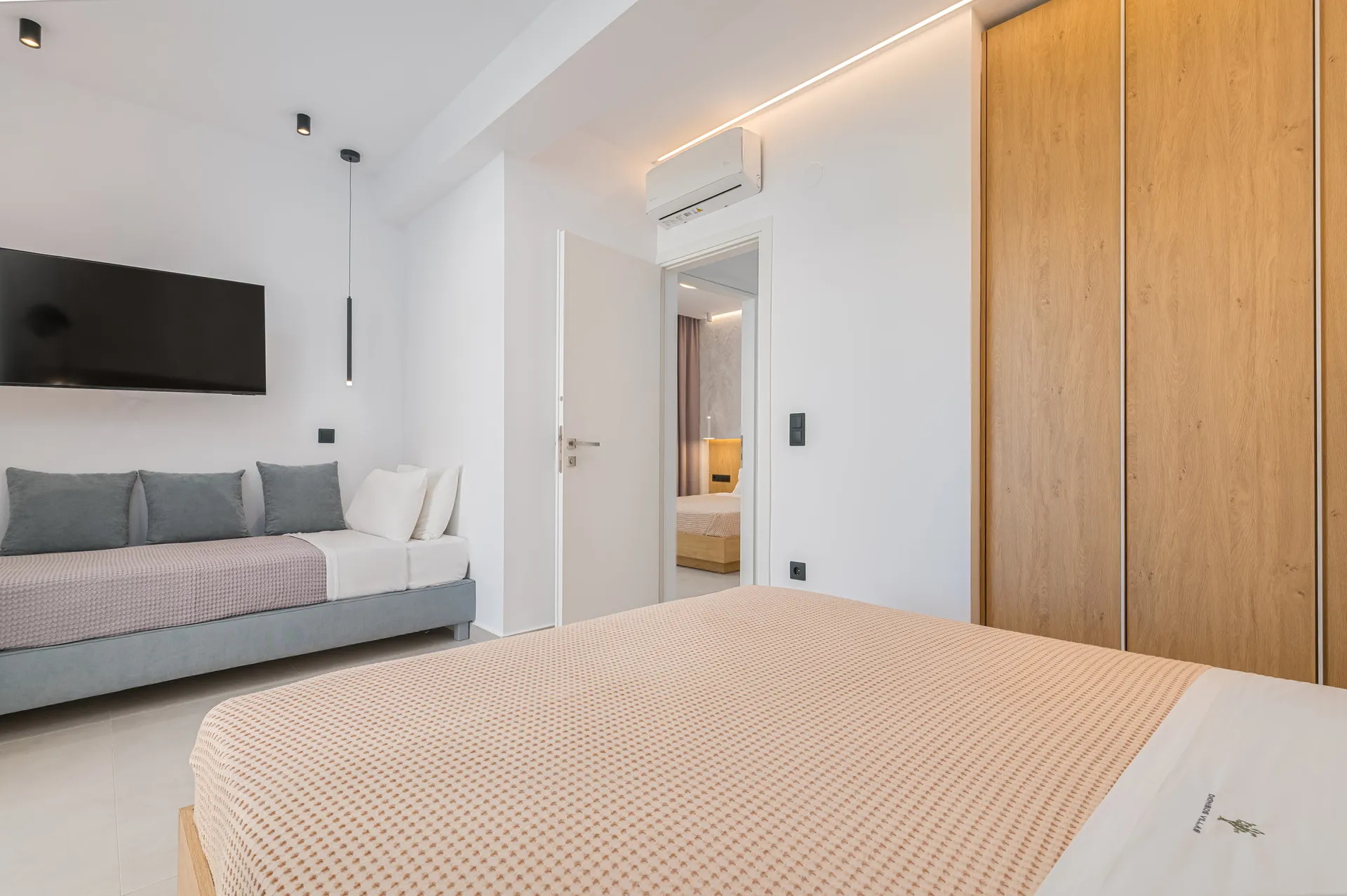 Tiara Holidays - Dionisos Resort - Luxury Apartment First Floor - bedroom 1